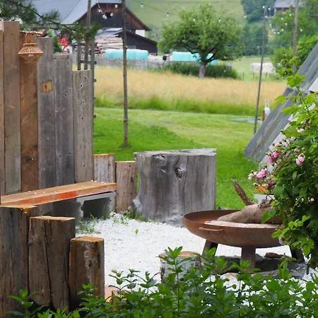 Ferienhaeuser & Hartenstein *